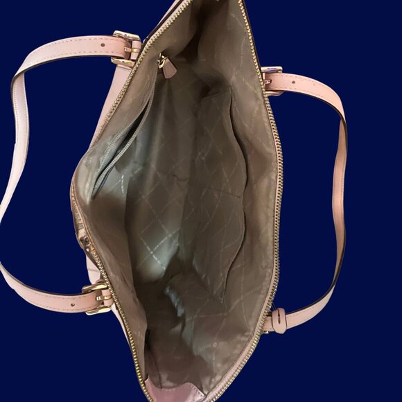 Michael Kors Jet Set Tote in Blush Pink Saffiano Leather – Gold Hardware - Picture 6 of 10